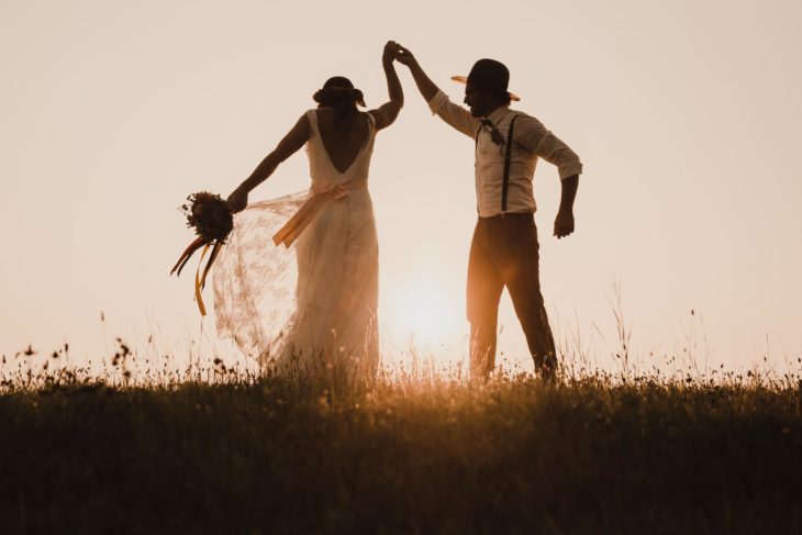 Titelbild romantische Hochzeitsfotos Sonnenuntergang - Gesamtsieger - Braut Foto Award 2018