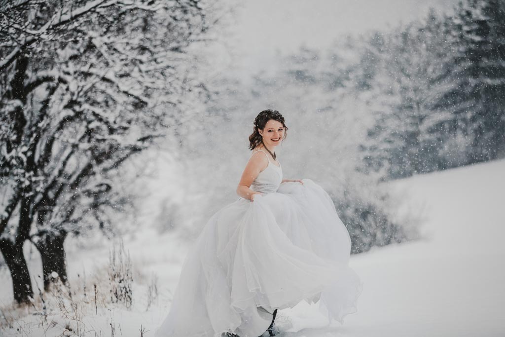 Trash the Dress Winter Schnee 021 - After Wedding Shooting im Winter