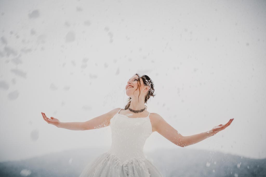 Trash the Dress Winter Schnee 031 - After Wedding Shooting im Winter