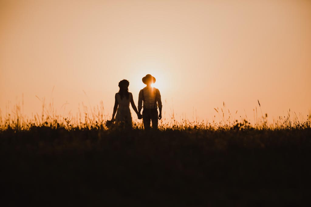 Boho Hochzeit boho hochzeit brautpaarshooting sonnenuntergang - Boho Hochzeit