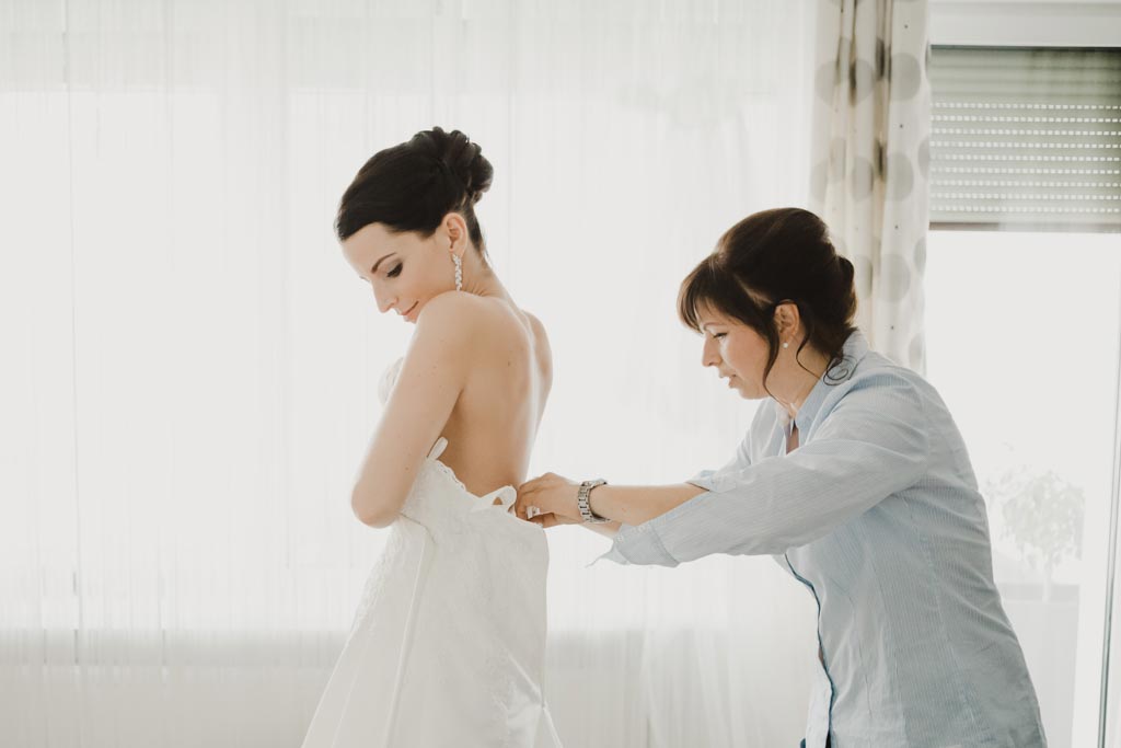 Hochzeit Kirche braut ankleide hochzeit - Hochzeit Kirche