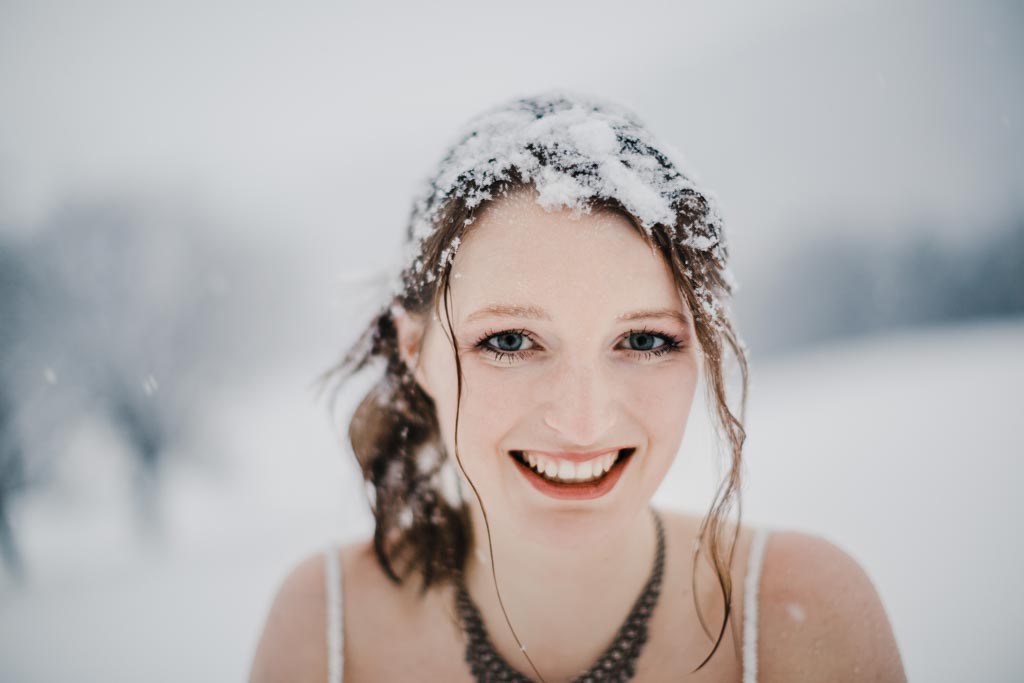 Trash the Dress fotograf shooting winter schnee - Trash the Dress