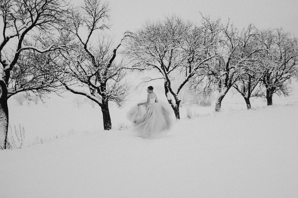 Trash the Dress hochzeitsfotograf schnee braut - Trash the Dress