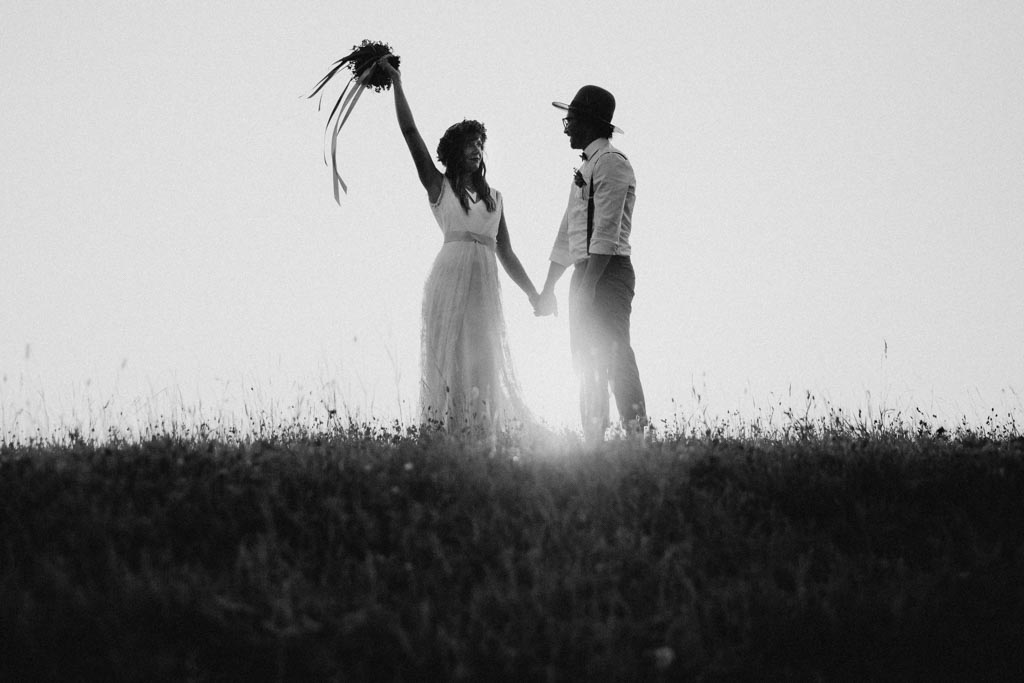 Boho Hochzeit hochzeitsfotos boho hochzeit tanz sonnenuntergang - Boho Hochzeit