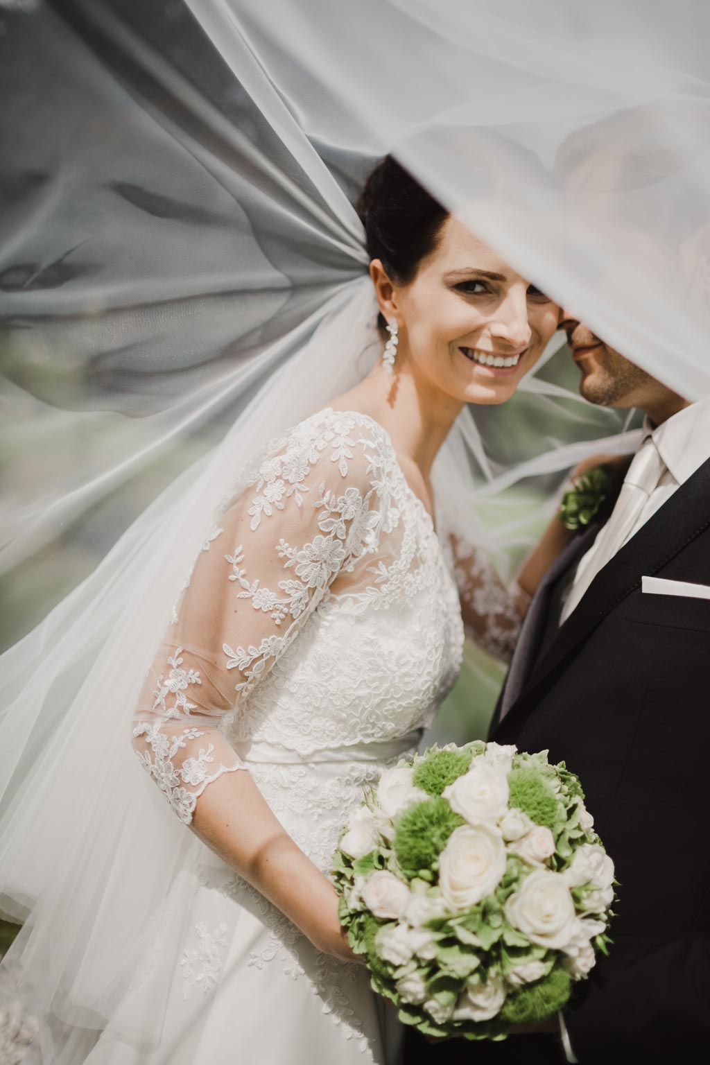 Hochzeit Kirche natuerliches hochzeitsfoto fotograf niederoesterreich - Hochzeit Kirche