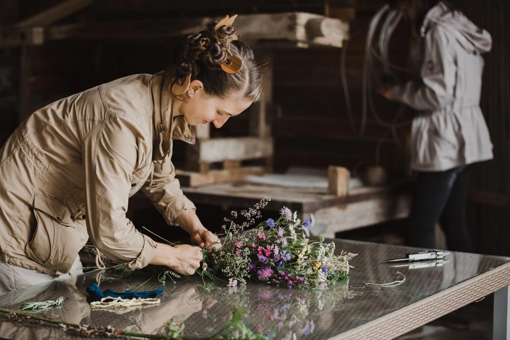 Waldhochzeit selbstgemachter brautstrauss waldhochzeit - Waldhochzeit