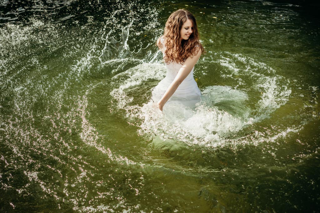 Trash the Dress trash the dress im fluss - Trash the Dress