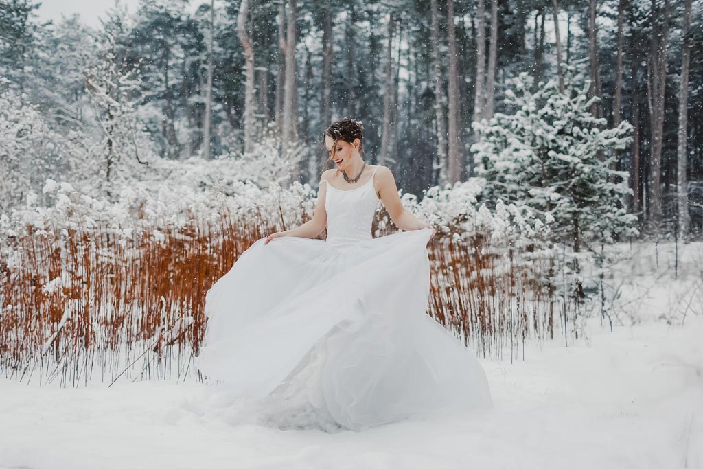 Trash the Dress winter after wedding shooting - Trash the Dress